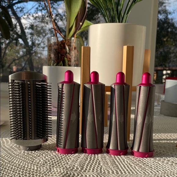 Dyson air wrap hair styling attachments - Picture 2 of 2